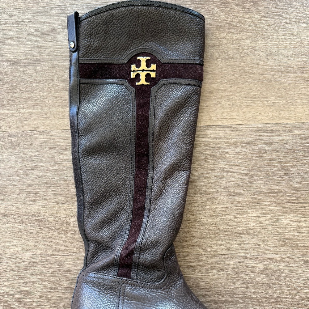 Tory Burch Boots sz 8 extended cal 16in.
